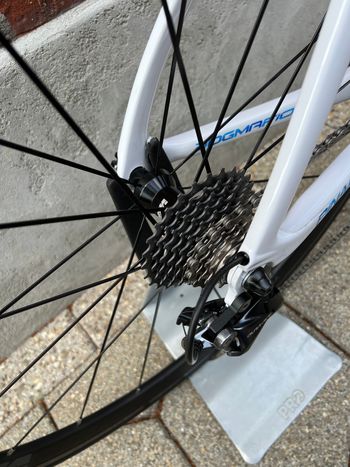 Used Pinarello NEW! Dogma F10 7,1Kg! Carbon/Full Shimano Dura Ace/Size 57,5 2022 Road & Gravel, Light Gray — image 10 of 16