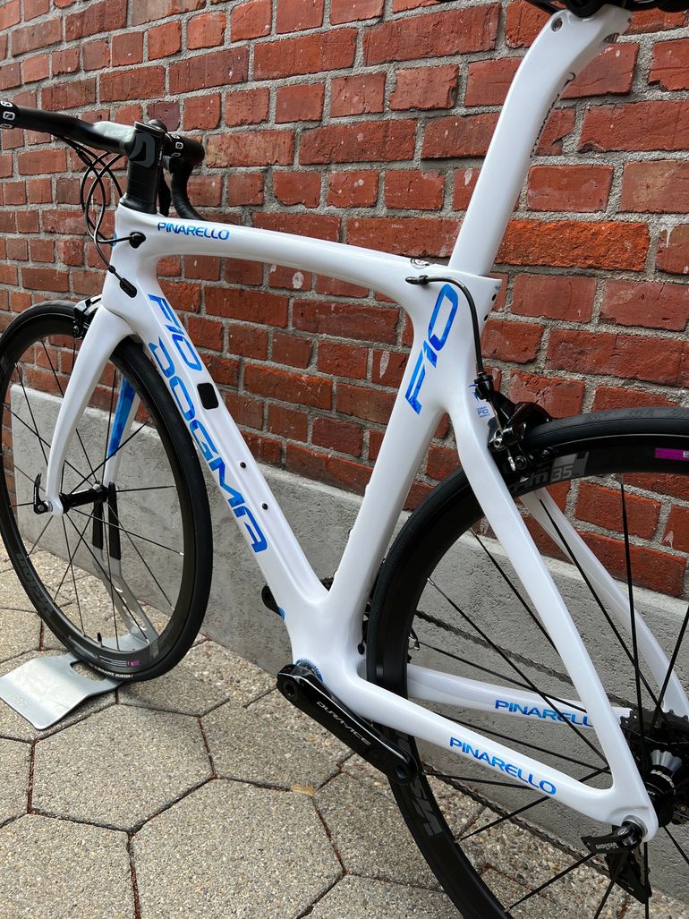 Used Pinarello NEW! Dogma F10 7,1Kg! Carbon/Full Shimano Dura Ace/Size 57,5 2022 Road & Gravel, Light Gray — image 13 of 16