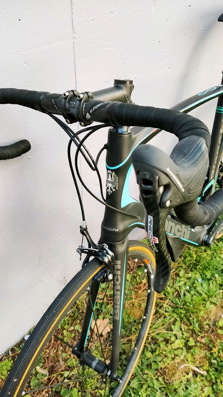 Used Bianchi Infinito CV Dura Ace 11sp Compact 2017 Road & Gravel, Black — image 8 of 9