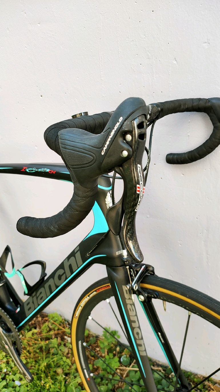 Used Bianchi Infinito CV Dura Ace 11sp Compact 2017 Road & Gravel, Black — image 2 of 9
