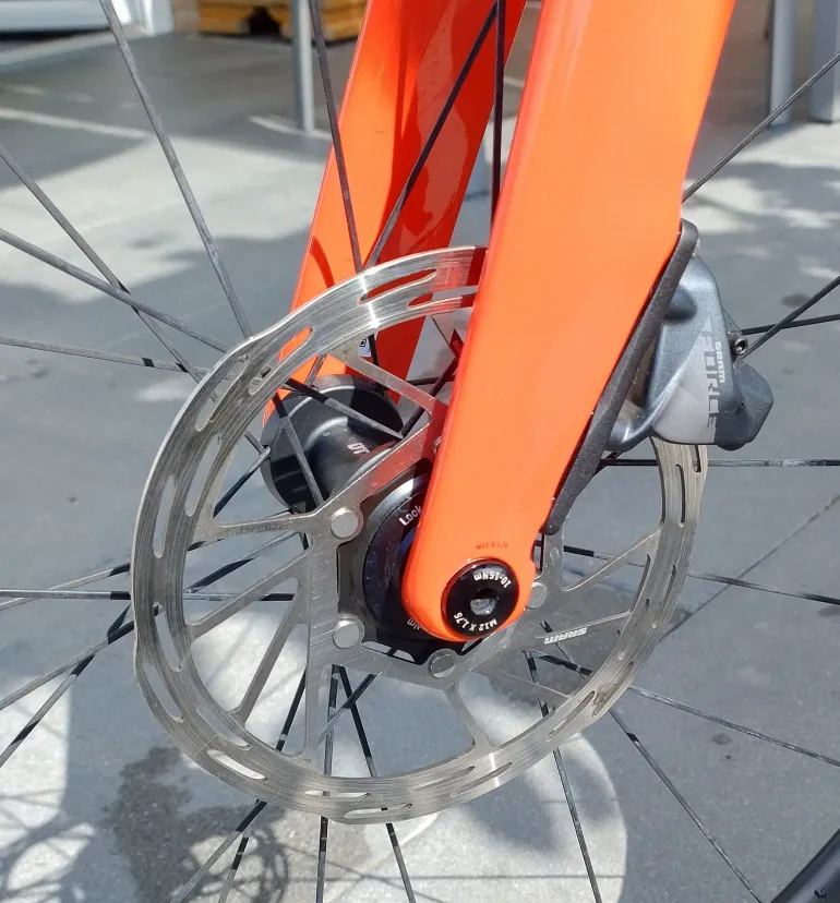 Used Canyon Aeroad CF SLX 8 DISC eTap 2022 Road & Gravel, Rosso — image 6 of 9