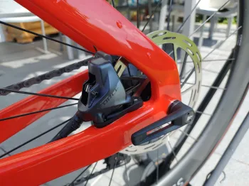 Used Canyon Aeroad CF SLX 8 DISC eTap 2022 Road & Gravel, Rosso — image 7 of 9