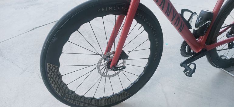 Used Canyon Endurace CF SL 7 eTAP 2022 Road & Gravel, Red — image 2 of 7