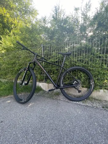 Used Radon JEALOUS AL 10.0 SL 2021 Mountainbike, Schwarz — image 1 of 6