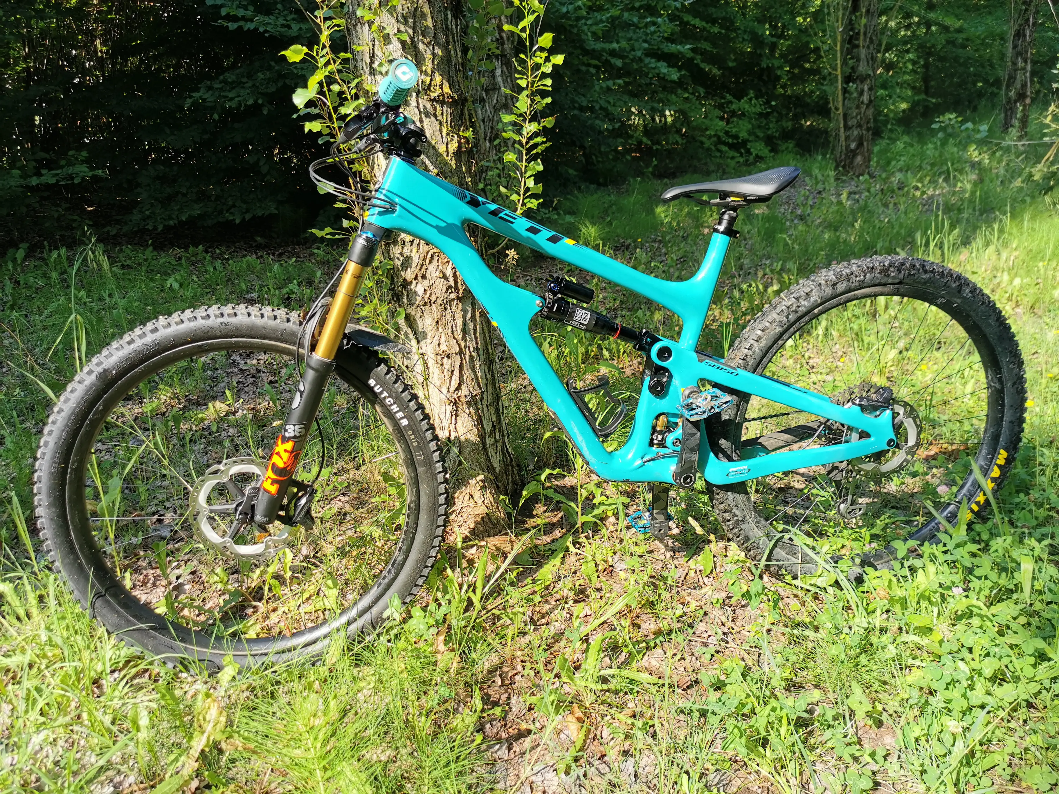 Yeti sb150 online t