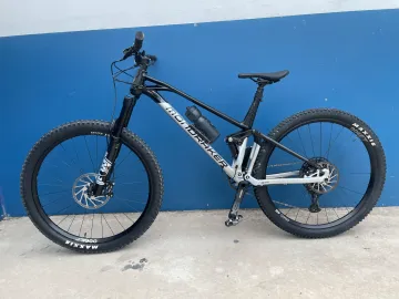 Mondraker FOXY 2022 MTB usato