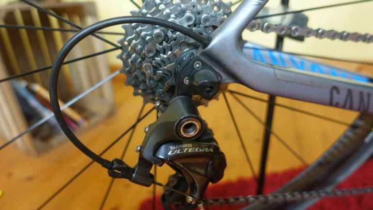 Used Canyon Ultimate CF SL 9.0 Aero 2014 Road & Gravel, Schwarz — image 10 of 10