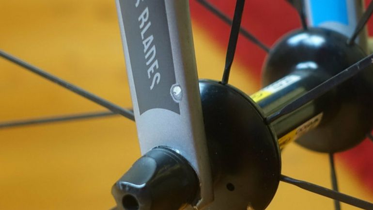 Used Canyon Ultimate CF SL 9.0 Aero 2014 Road & Gravel, Schwarz — image 7 of 10