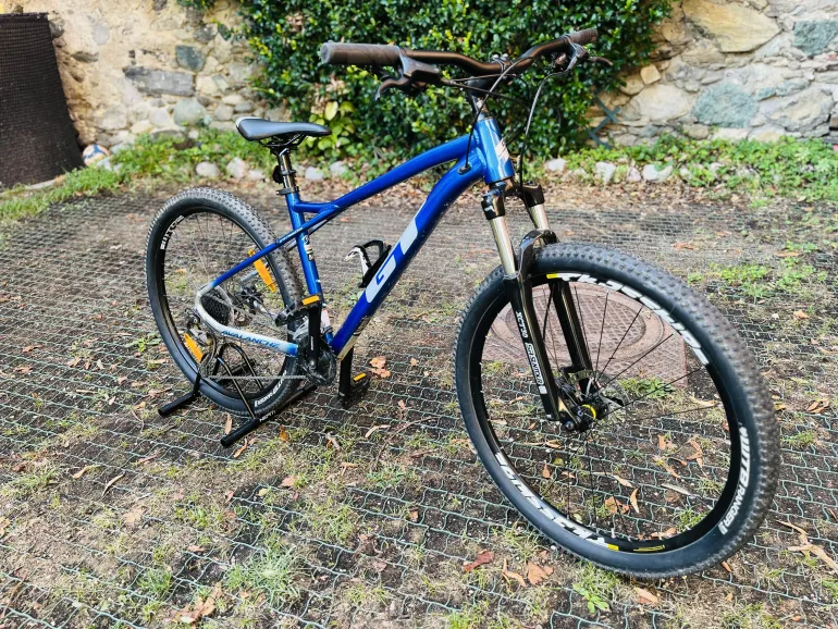 Used GT Avalanche Sport 2021 Mountainbike, Blue — image 1 of 8