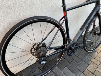 Used CUBE Attain SL Disc 2017 Road & Gravel, Schwarz — image 9 of 17