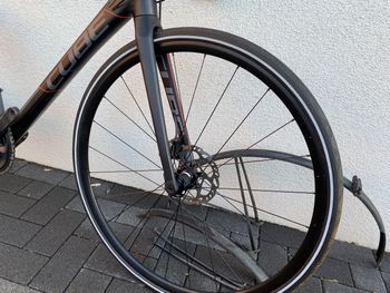 Used CUBE Attain SL Disc 2017 Road & Gravel, Schwarz — image 4 of 17