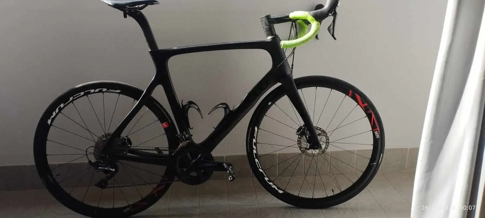 Pinarello prince store fx disk 2020