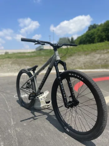 Used Cannondale Dave Dirt Jump 2023 Mountainbike, Light Gray — image 5 of 6