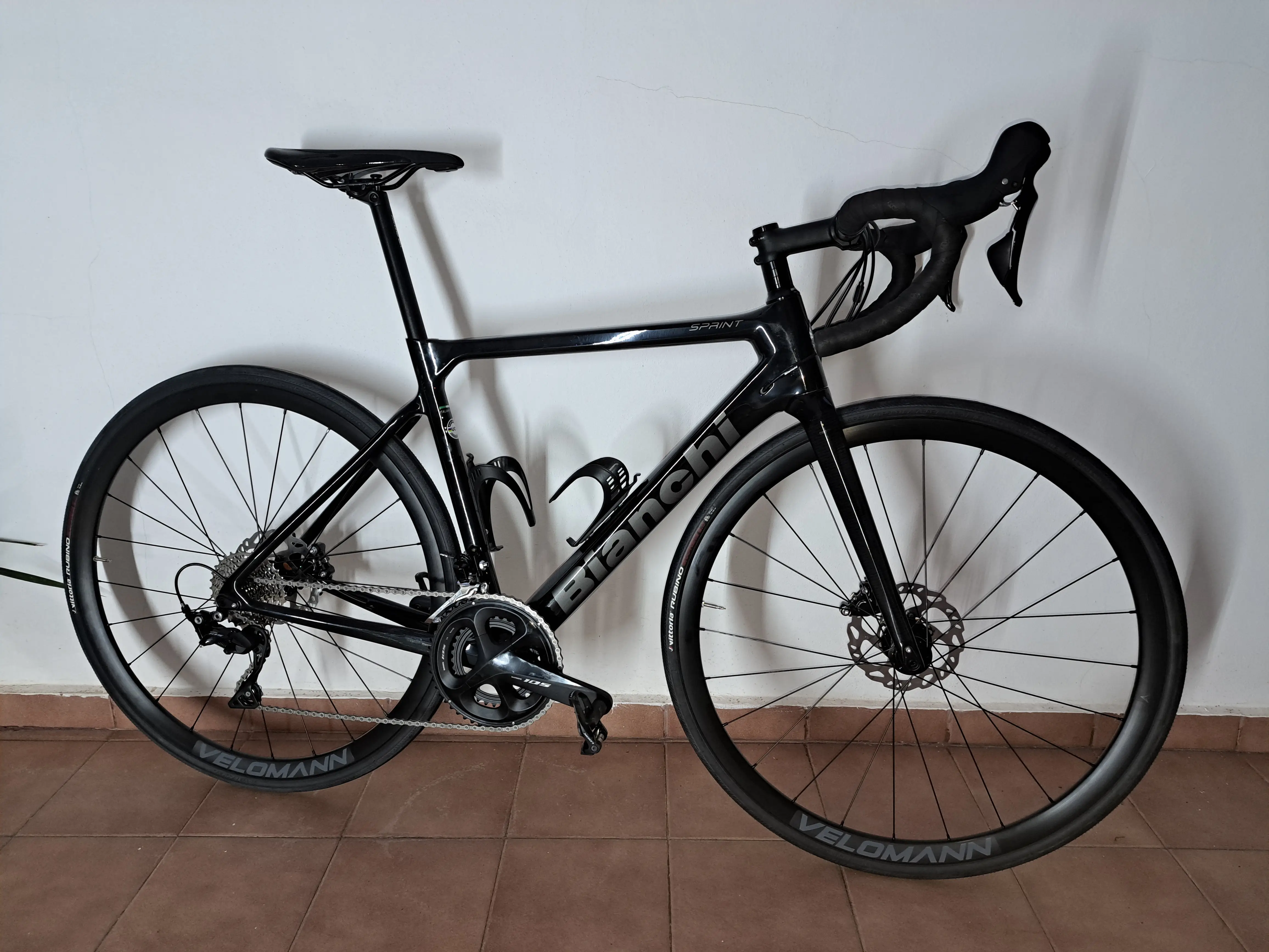 Bianchi sprint disc discount 105 road bike 2021