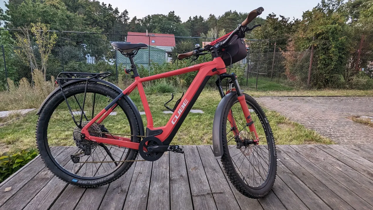 CUBE Cross Hybrid Race 625 Allroad red n grey used in 56 cm Black Friday Deals buycycle Romania