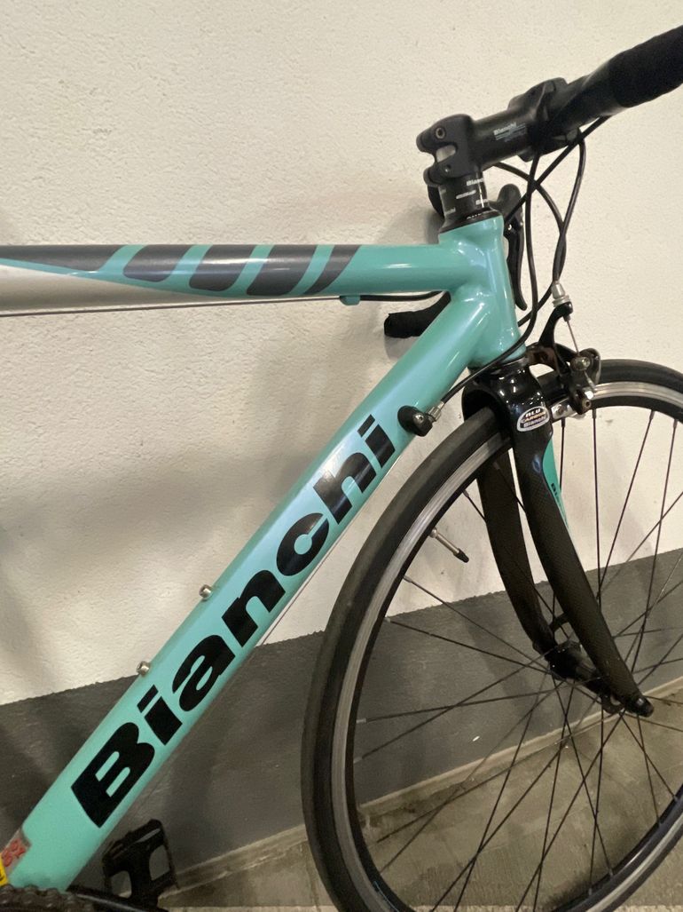 Bianchi via nirone sora best sale road bike