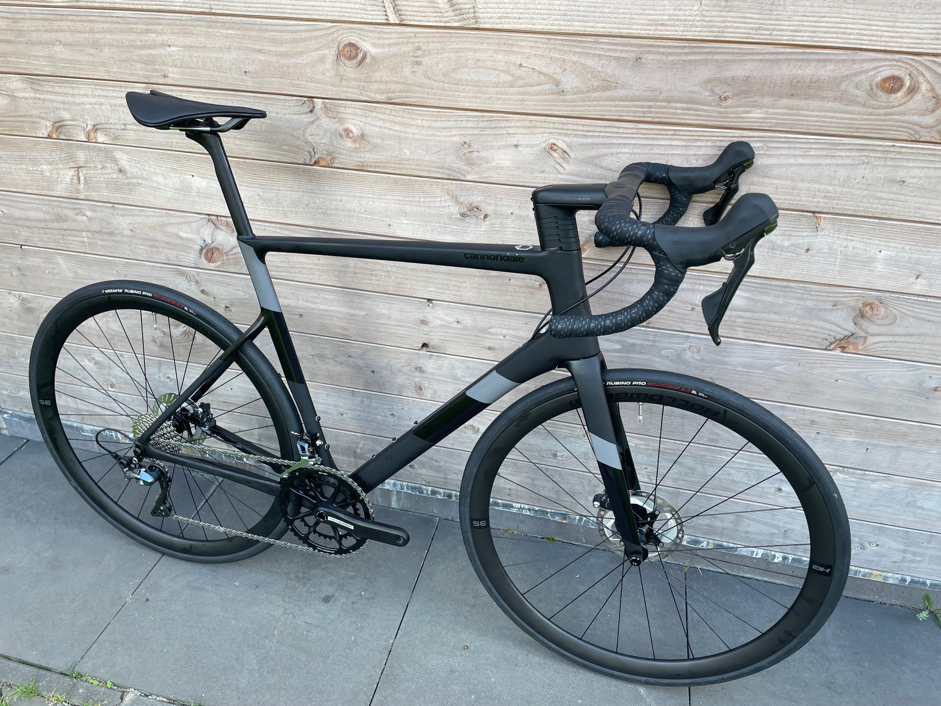 cannondale supersix evo carbon disc