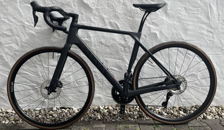 Used Canyon Endurace CF SLX 8 Di2 2023 Road & Gravel, Black — image 1 of 3