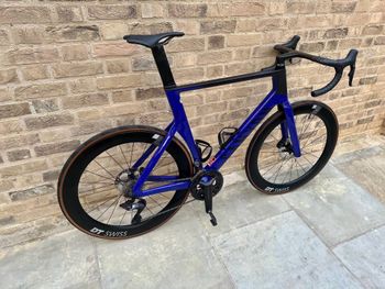 Canyon Aeroad CF SLX 8 Disc Di2 2023 Road & Gravel de segunda mano, Azul — imagen 6 de 8