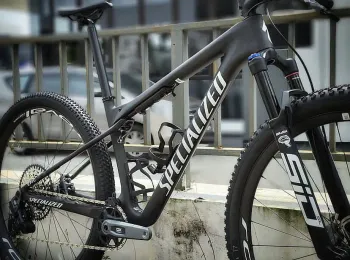 Used Specialized EPIC World Cup Expert 2024 Mountainbike, Black — image 3 of 4