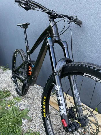 Used Lapierre Zesty AM CF 8.9 2023 Mountainbike, Black, 29 — image 3 of 5