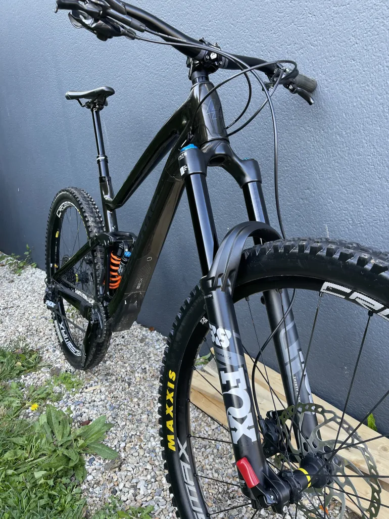 Used Lapierre Zesty AM CF 8.9 2023 Mountainbike, Black, 29 — image 3 of 5