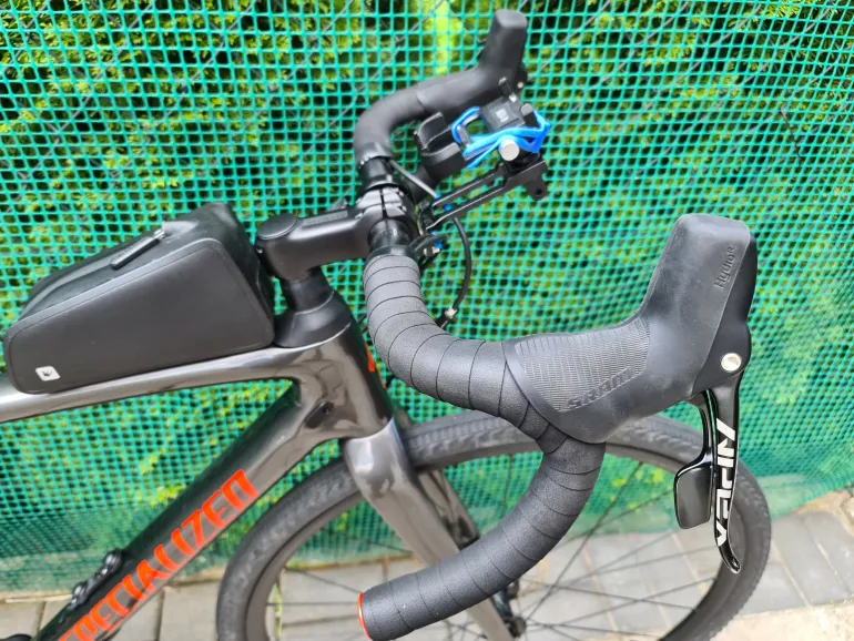 Used Specialized Diverge Base Carbon 2022 Road & Gravel, Light Gray — image 5 of 11
