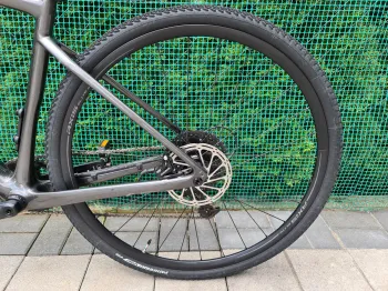 Used Specialized Diverge Base Carbon 2022 Road & Gravel, Light Gray — image 2 of 11