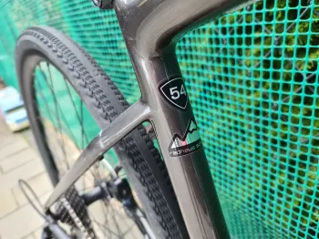 Used Specialized Diverge Base Carbon 2022 Road & Gravel, Light Gray — image 7 of 11