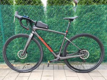 Used Specialized Diverge Base Carbon 2022 Road & Gravel, Light Gray — image 3 of 11