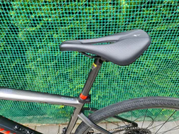 Used Specialized Diverge Base Carbon 2022 Road & Gravel, Light Gray — image 10 of 11