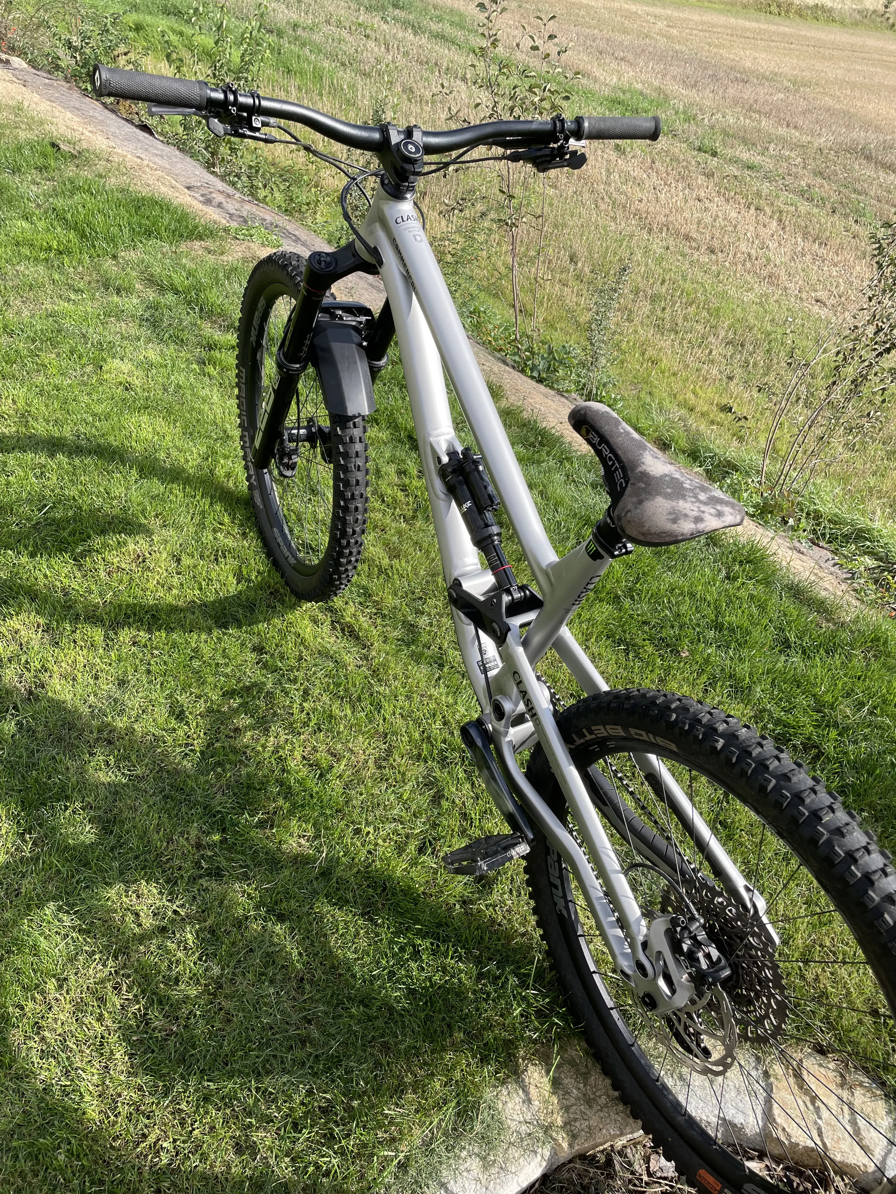 Commencal on sale clash frame