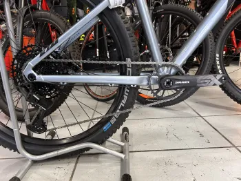 Used KTM ULTRA EVO DIM 2022 Mountainbike, Gris claro — image 2 of 7