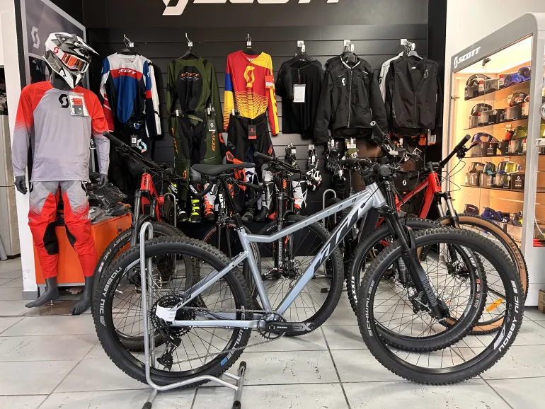 Used KTM ULTRA EVO DIM 2022 Mountainbike, Gris claro — image 1 of 7