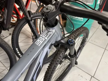 Tweedehands KTM ULTRA EVO DIM 2022 Mountainbike — afbeelding 4 van 7