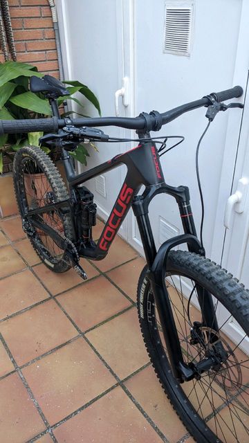 Used Focus SAM 9.9 2019 Mountainbike, Black, 27.5 — image 7 of 11