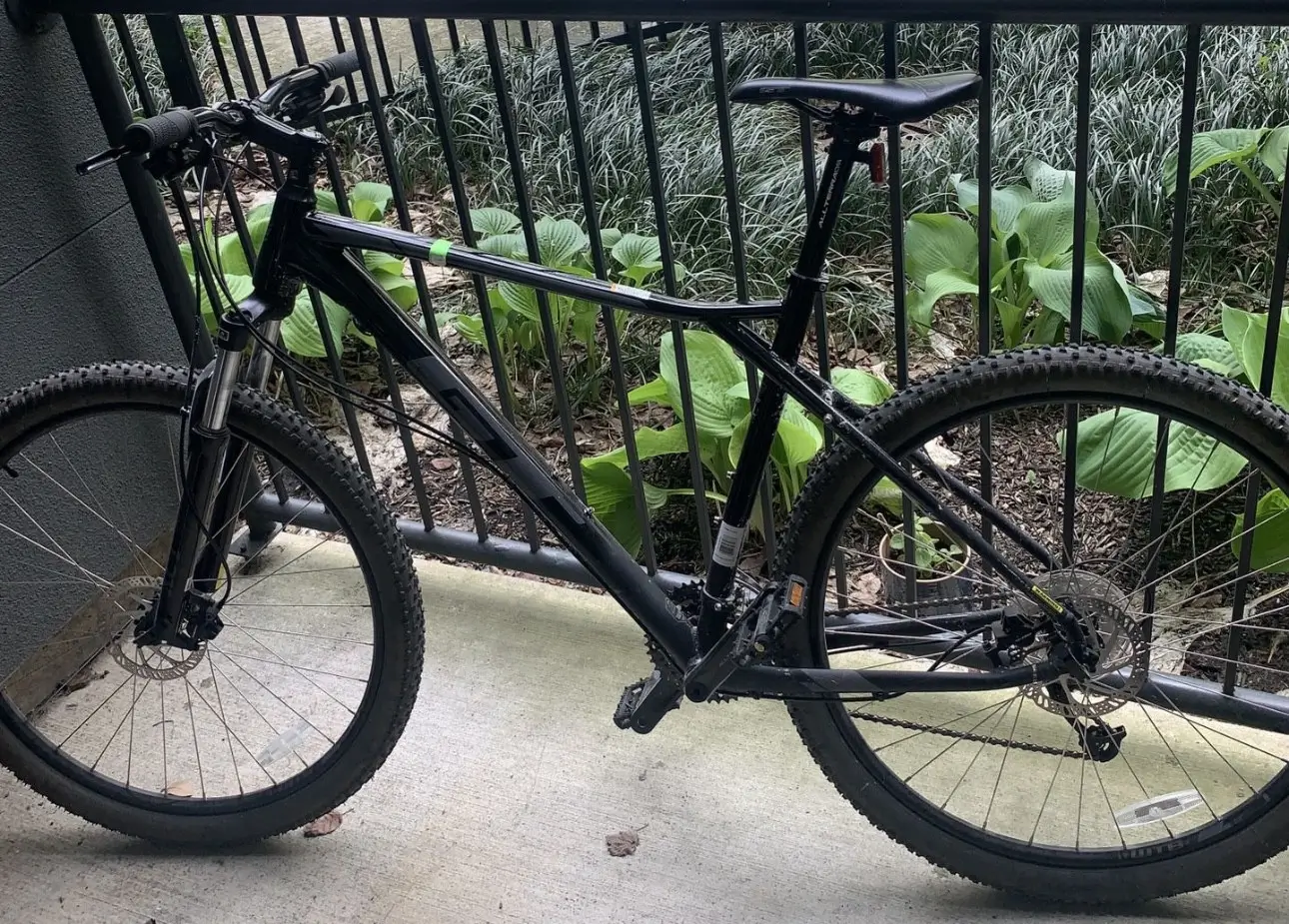 Gt avalanche sport hot sale 2019 mountain bike