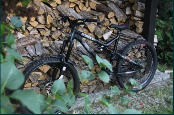 Used Commencal Meta AM V4 2016 Mountainbike, Black — image 7 of 7
