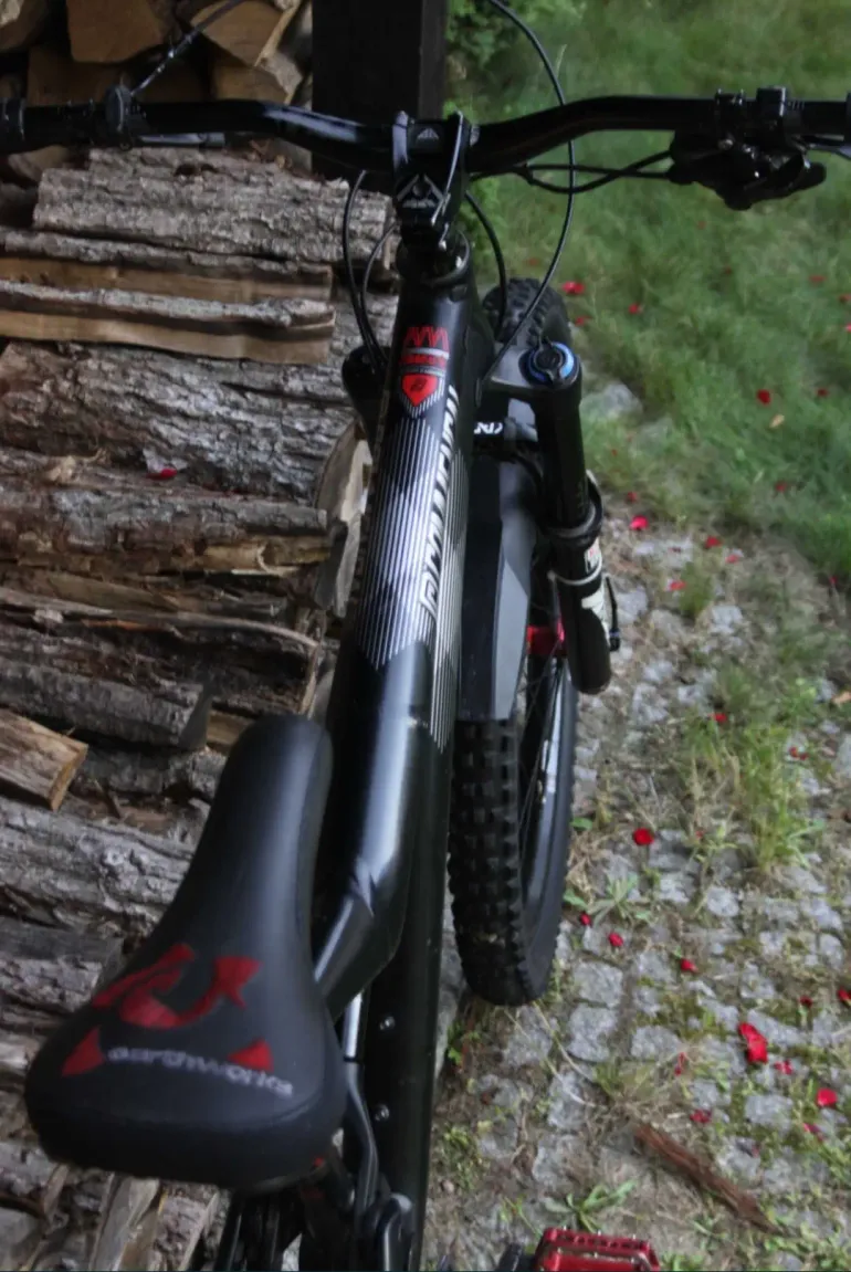 Used Commencal Meta AM V4 2016 Mountainbike, Black — image 3 of 7