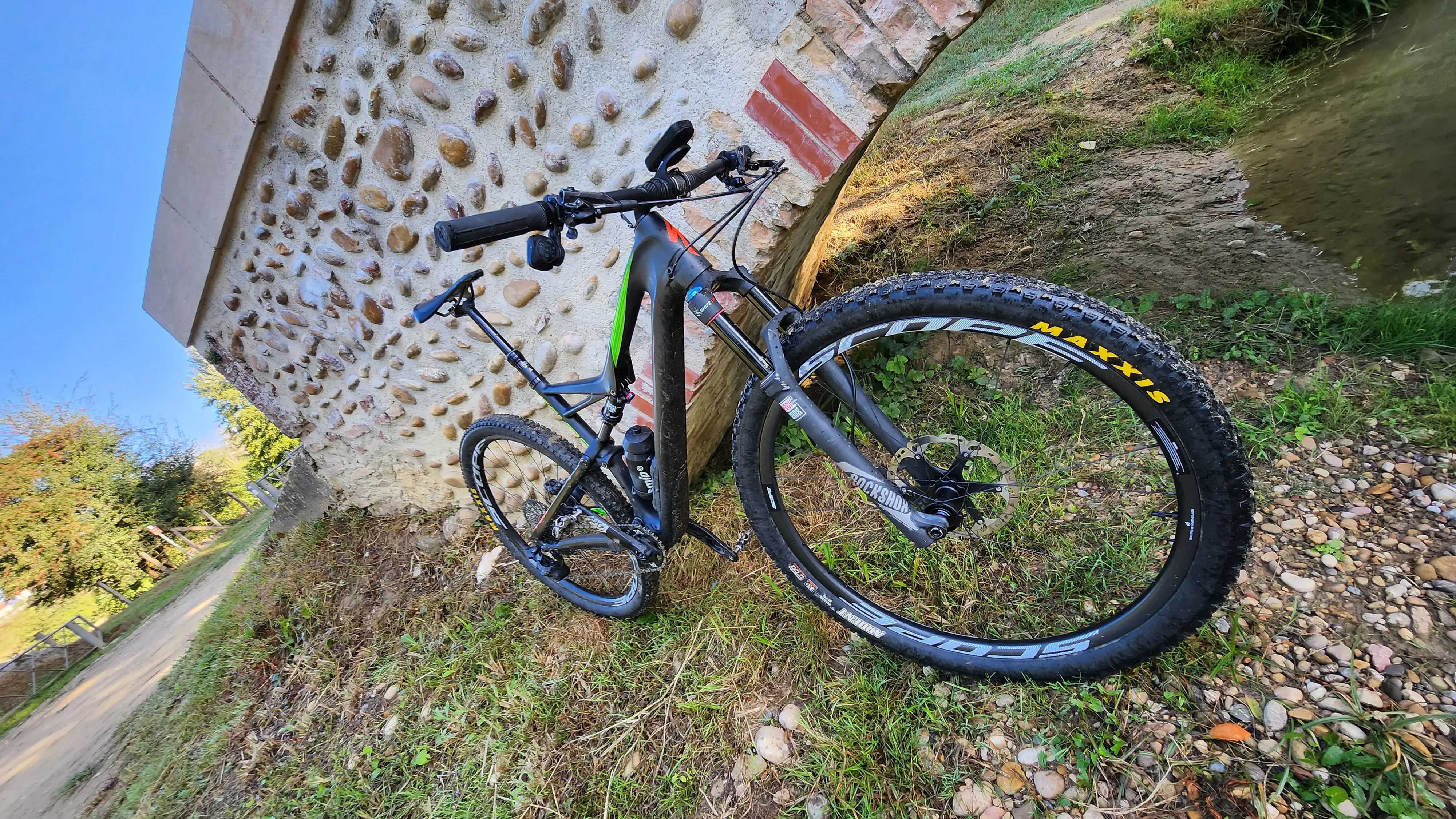 2018 specialized camber discount comp carbon 29