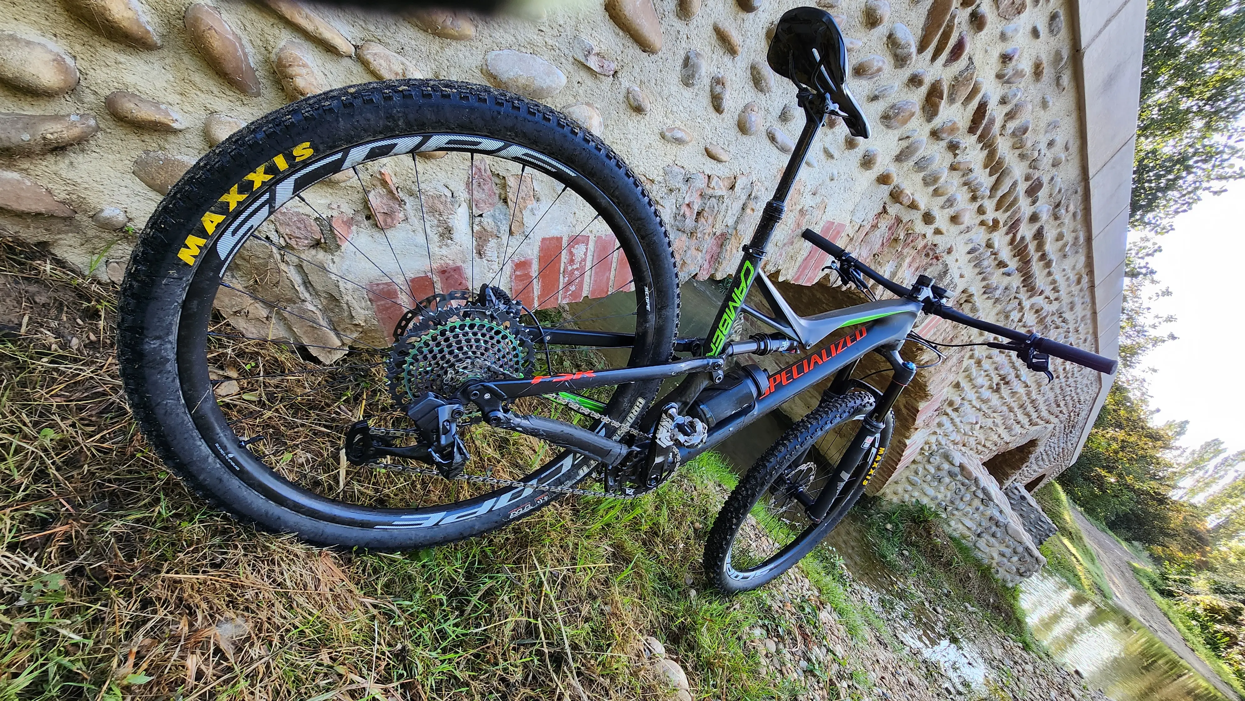 Specialized camber best sale comp carbon 2018