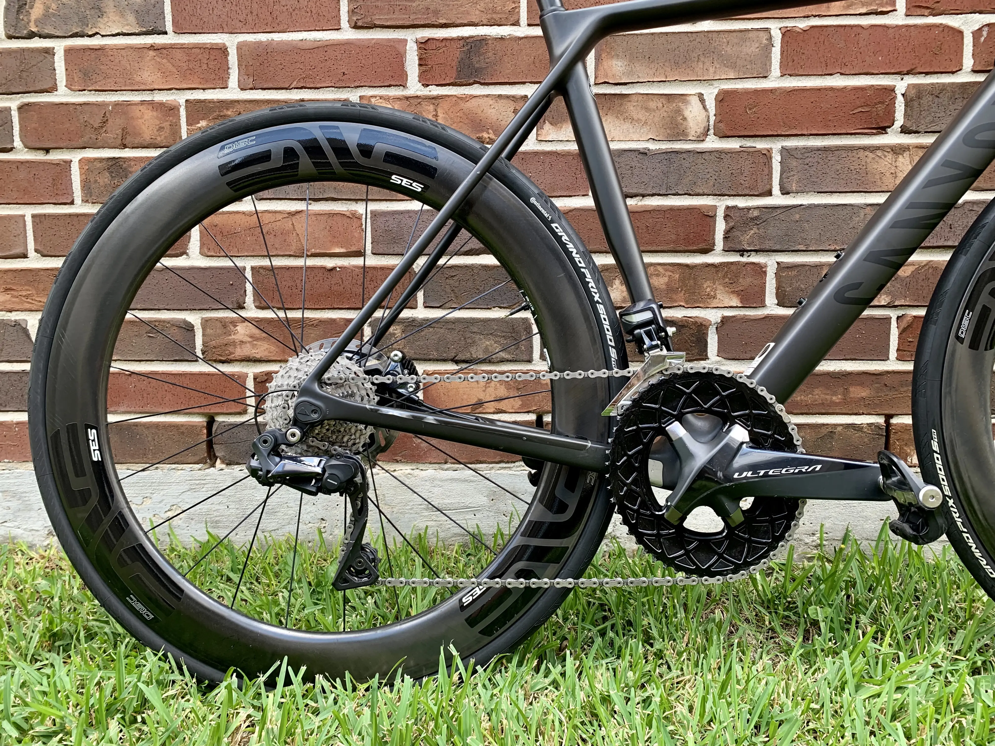 Canyon Ultimate CF SLX Disc 8.0 Di2 used in M buycycle