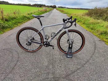 Used Canyon Grizl CF SL 7 eTap 2022 Road & Gravel — image 1 of 9