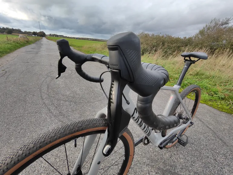 Used Canyon Grizl CF SL 7 eTap 2022 Road & Gravel — image 8 of 9