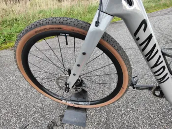 Used Canyon Grizl CF SL 7 eTap 2022 Road & Gravel — image 7 of 9