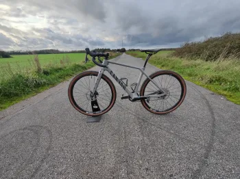 Used Canyon Grizl CF SL 7 eTap 2022 Road & Gravel — image 3 of 9