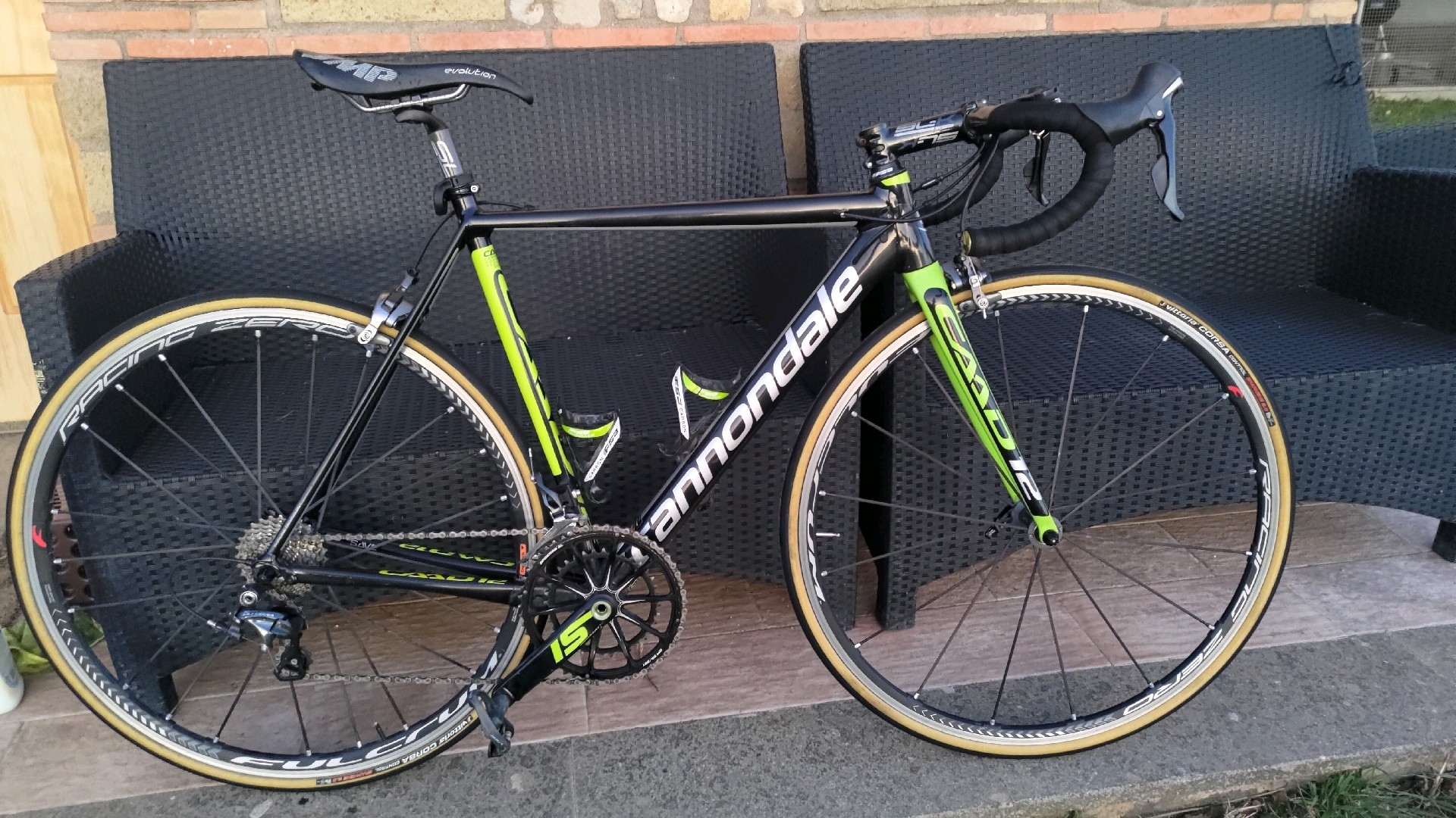 Cannondale road bike caad12 hot sale