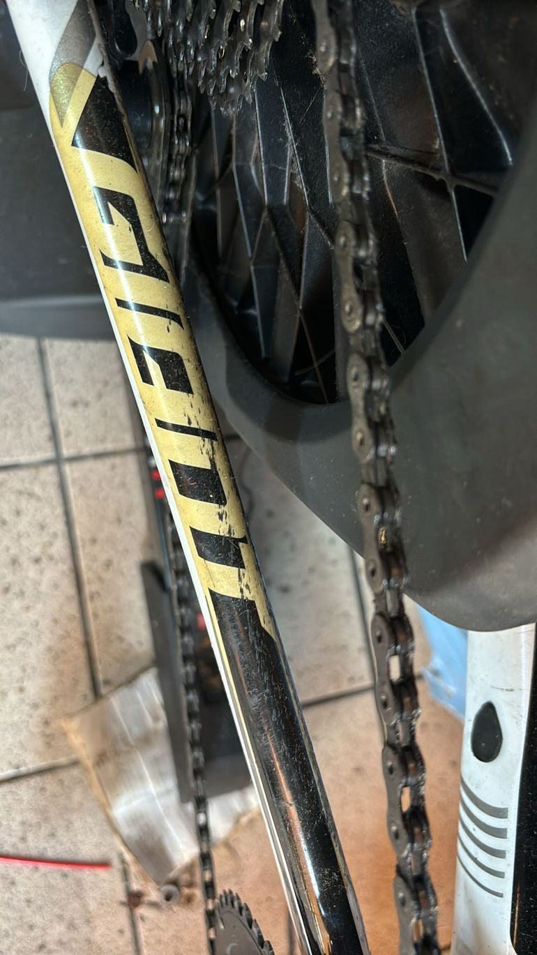 Used Giant TCR 2017 Road & Gravel, Blanco — image 9 of 11