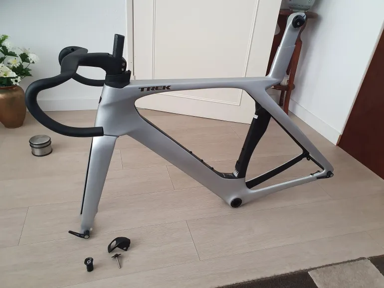 Used Trek Madone SLR 9 eTap Gen 7 2023 Road & Gravel, Light Gray — image 1 of 6