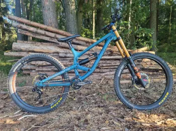 Used Commencal FURIOUS RACE 2019 Mountainbike — image 1 of 5